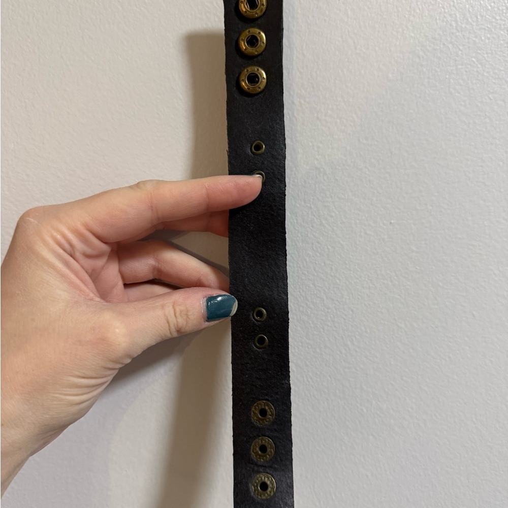 Norse inspired Leather Cuff Bracelet - Picture 5 of 7